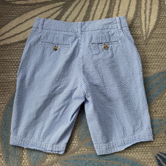 L.L. Bean Women’s Favorite Fit SeerSucker 100% Cotton Bermuda Shorts Size 4 - Picture 2 of 5